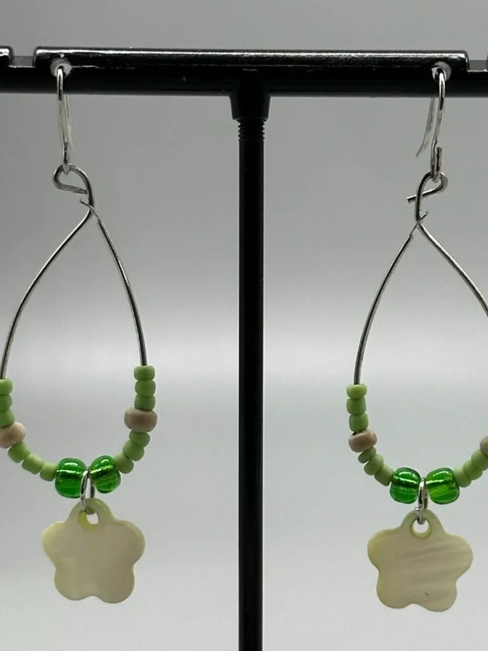 3/$30 White Shell Flower Dangle Earrings Silver Tone Green Beaded Floral